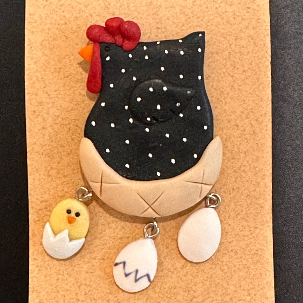 Chicken ๐ Brooch - Picture 1 of 4
